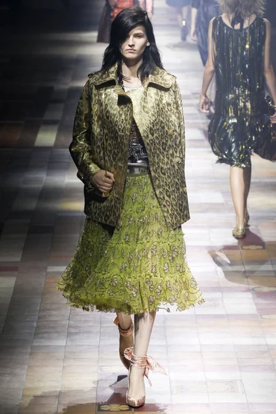 Look 29